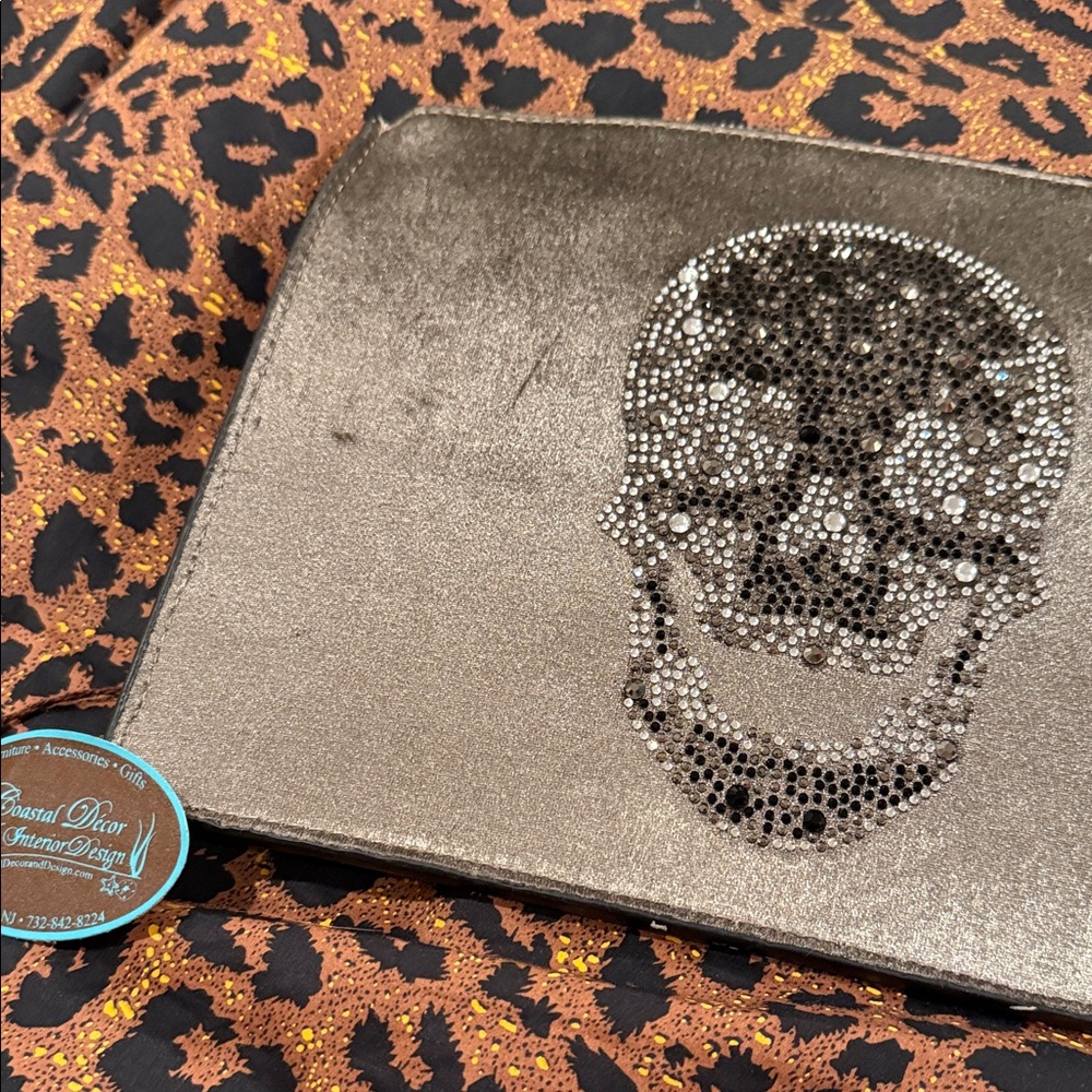 Silver Skull Clutch - Picture 2 of 5